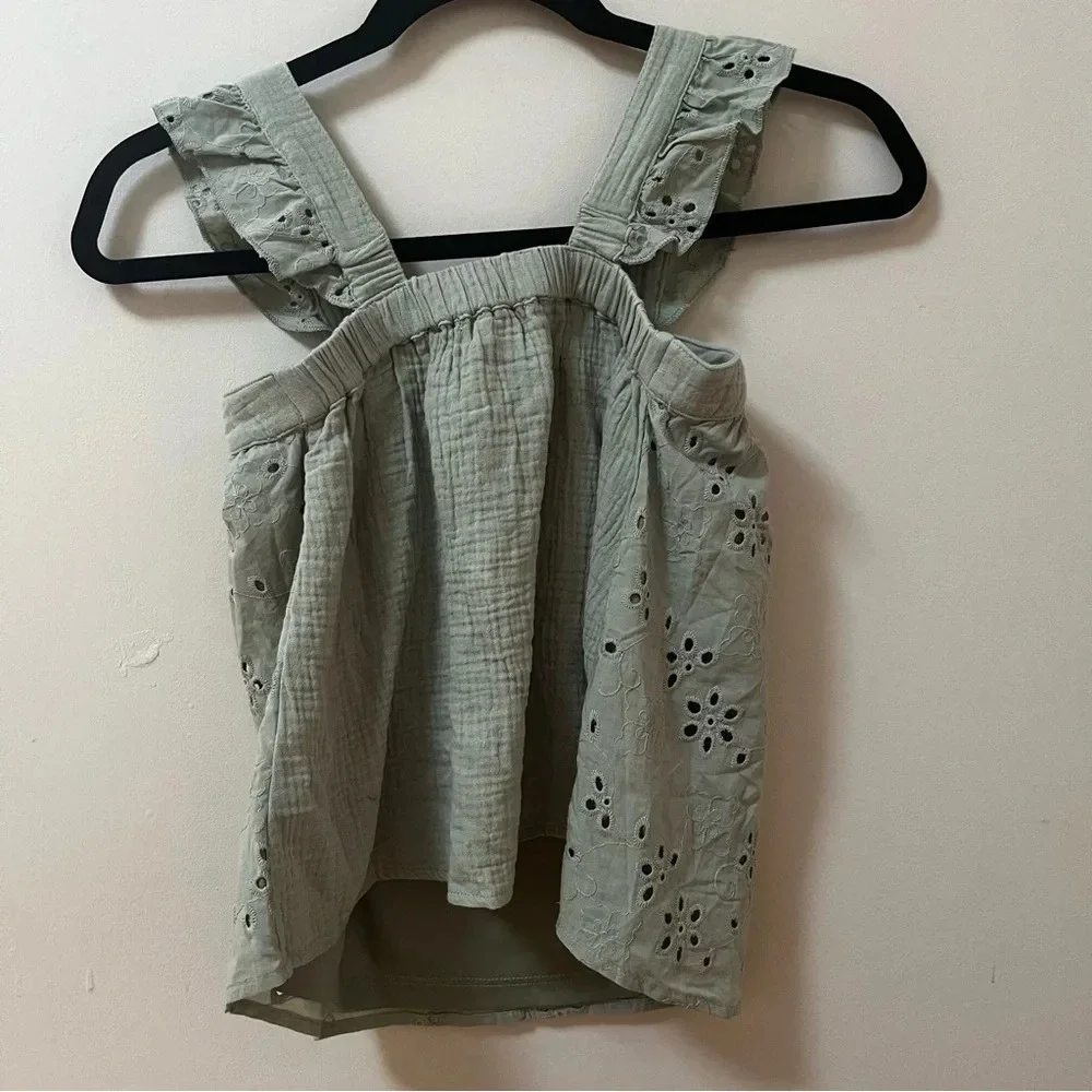 Sunset West Sage eyelet top with ruffle sleeves- Girls Size Medium-NWT